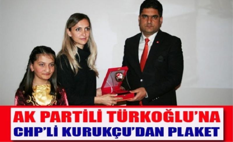 CHP Van İl Başkanı’ndan AK Partili Başkana Plaket