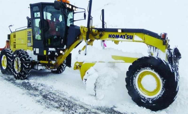 Van'da 57 yerleşim yerinde karla mücadele devam ediyor