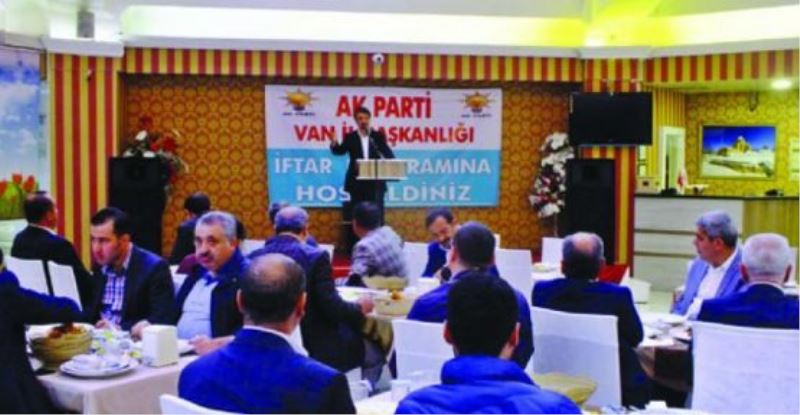 AK Parti, STK temsilcileri ile iftarda bir araya geldi
