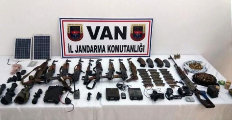 Van’da çok sayıda silah ve mühimmat ele geçirildi