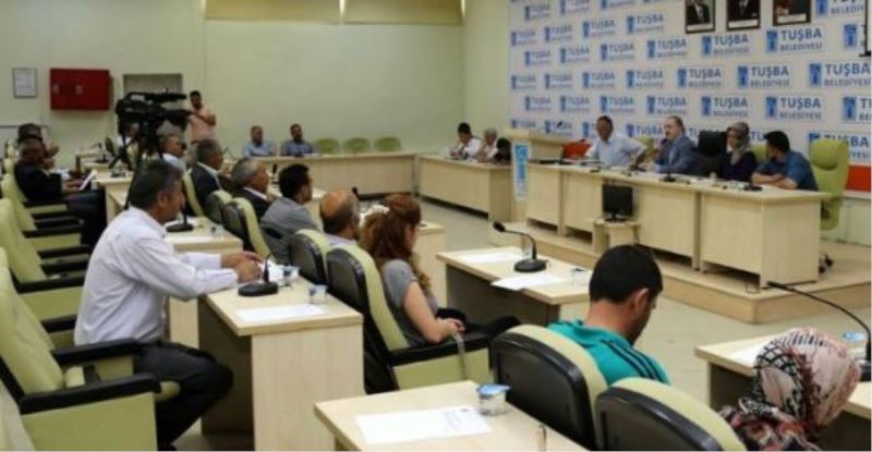 Tuşba Belediye Meclisi darbeyi kınadı