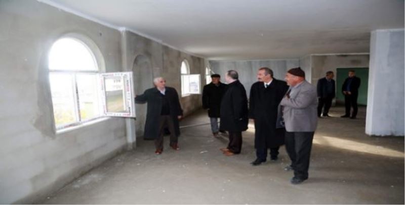 Tuşba Belediyesi Cami ve Okulları Temizliyor