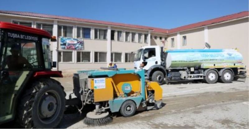 Tuşba’da okul çevrelerinde temizlik çalışması…