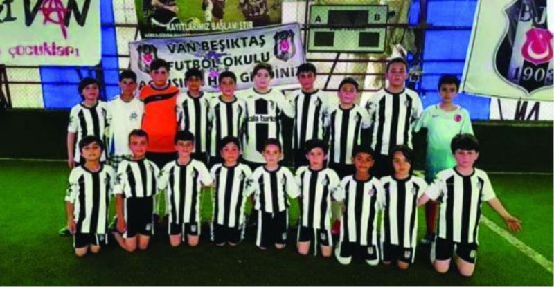 Van Beşiktaş Futbol Okulu Antalya yolcusu