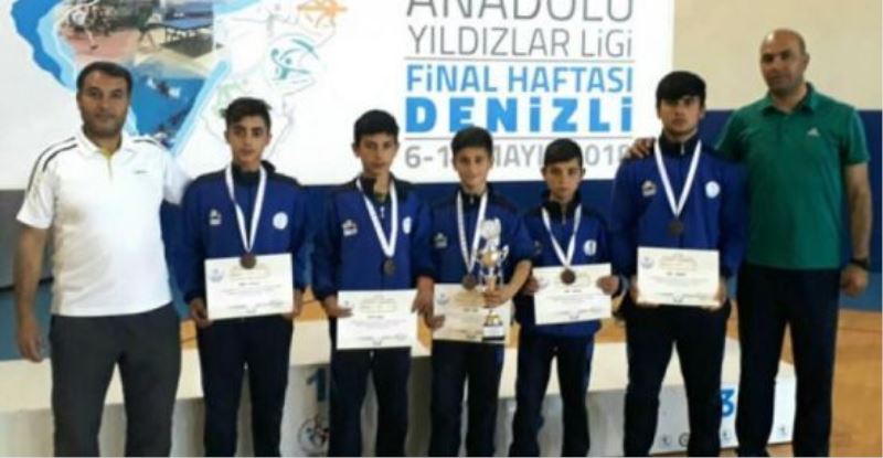 Vanlı badmintoncular Türkiye üçüncüsü…