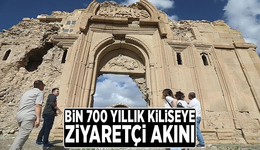 Bin 700 yıllık kiliseye ziyaretçi akını