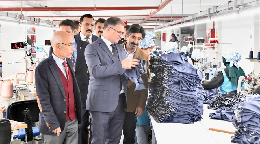 Van Valisi Dr. Ozan Balcı’dan Muradiye Tekstil Fabrikasına Ziyaret: 200 Kişiye İstihdam Sağlanıyor