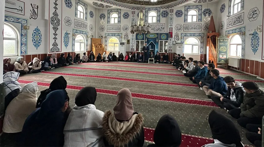 Van İl Müftüsü Dr. Mehmet Sırrı Şık, ÇEDES Kapsamında Öğrencilerle Buluştu