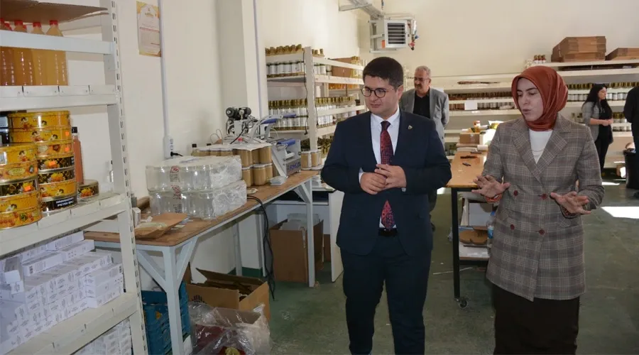 Van Edremit Kaymakamı Özdemir, İŞGEM’deki Girişimcileri Ziyaret Etti: Yerel Üretim ve İnovasyon Masaya Yatırıldı