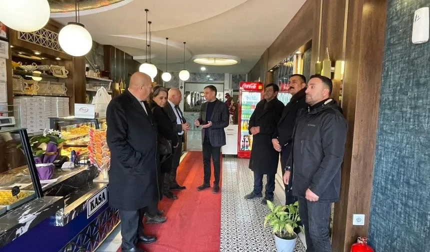 MHP Edremit’te “Hayırlı Günler Komşum” ziyaretlerinde bulundu