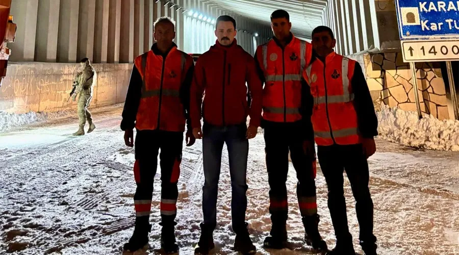 Van Bahçesaray Kaymakamı Karabet Geçidi