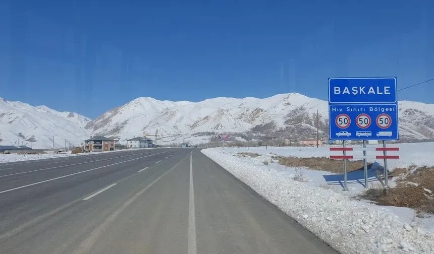 Başkale’de hava sıcaklığı eksi 24 derece olarak ölçüldü