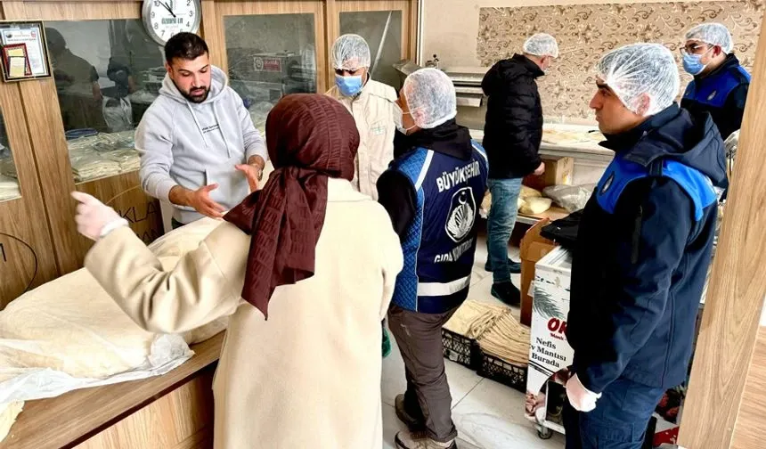 Van Büyükşehir Belediyesi zabıtasından Ramazan denetimi