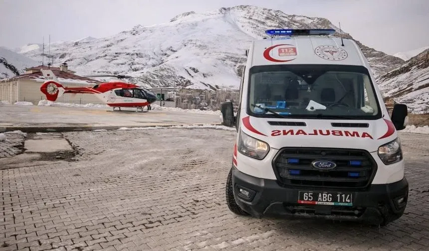 Yaşlı hasta helikopter ambulansla Van’a sevk edildi