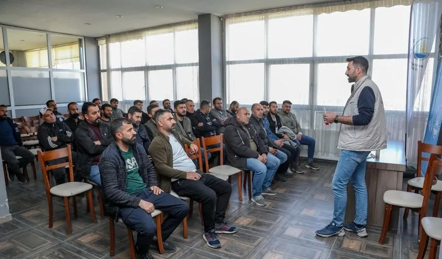 Ekipler sokak hayvanları konusunda bilgilendirildi
