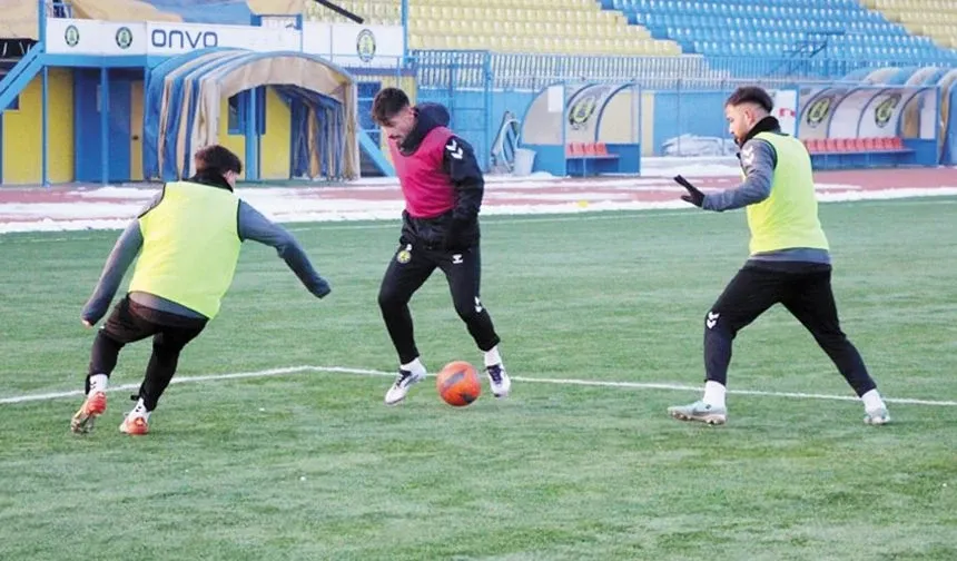 Vanlı futbolcu takımına hayat verdi