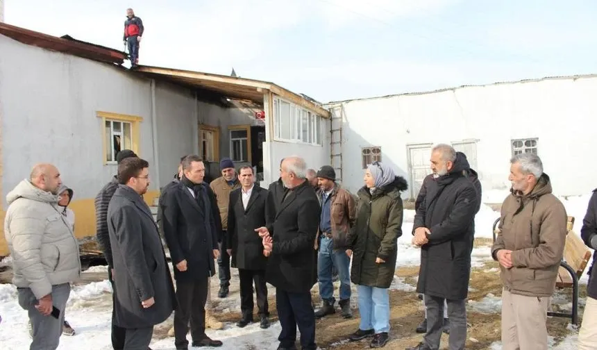 Kaymakam Bakan yanan camide incelemede bulundu