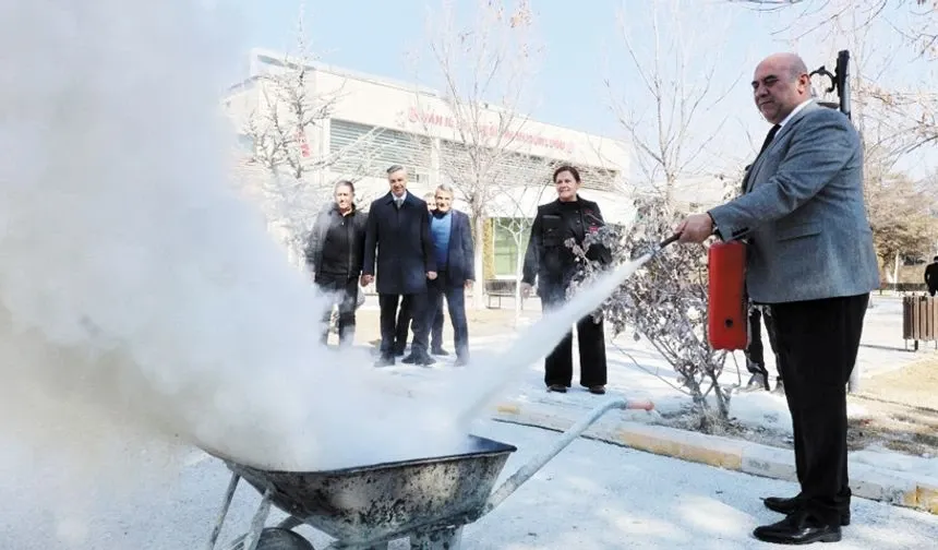 Deprem ve yangın tahliye tatbikatı gerçekleştirildi