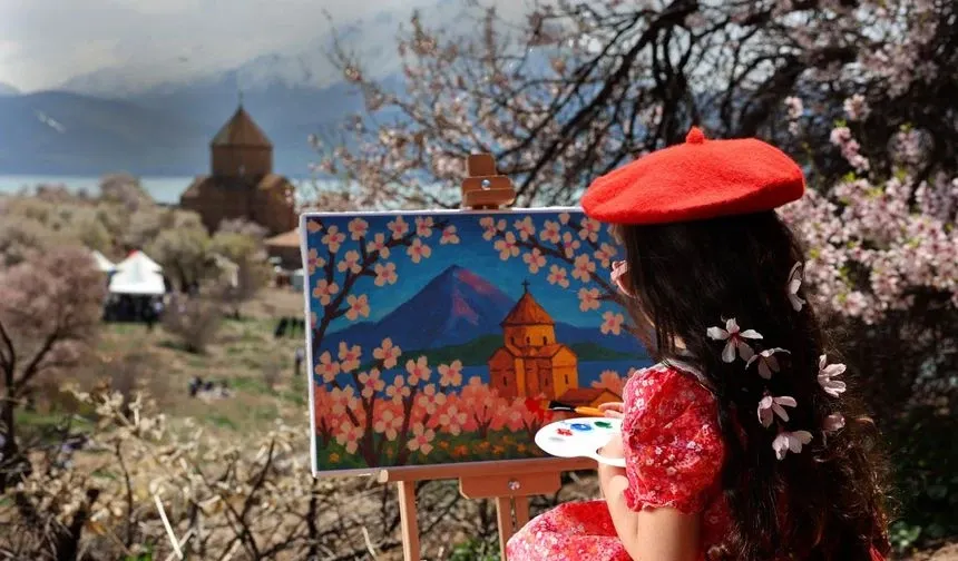 Akdamar Adası Badem Çiçeği Foto Safarisi sonuçlandı