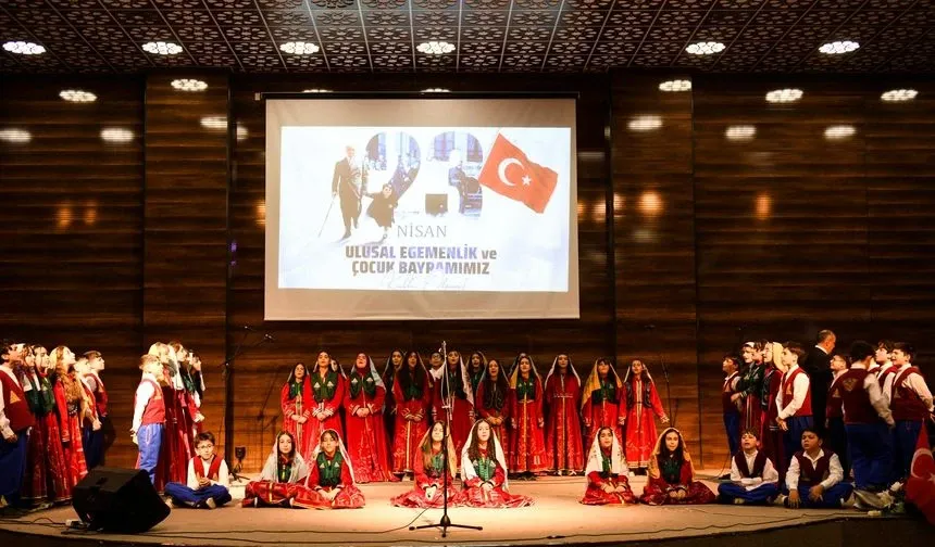 ‘Kurtuluştan Kuruluşa’ orotoryo gösterisine ilgi