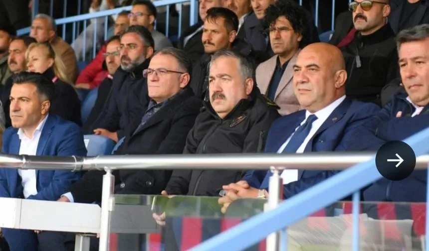 Vali Balcı, Vanspor maçını tribünden izledi