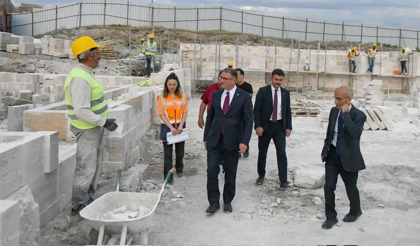 Vali Balcı, Eski Van Şehri