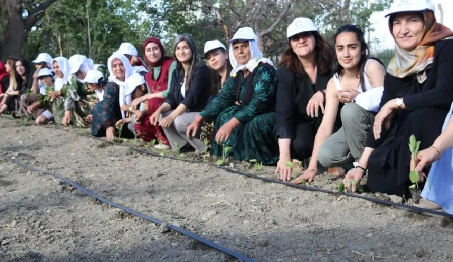 Edremit’te Kadın Kent Bostanı Açıldı