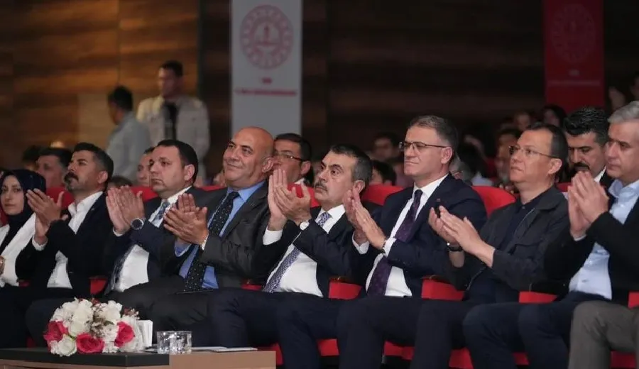 Bakan Tekin, Halk Dansları Topluluğu