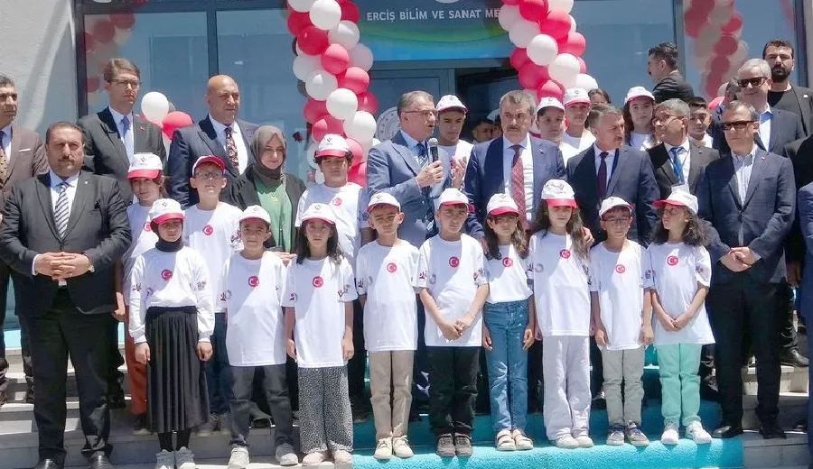 Milli Eğitim Bakanı Tekin, Erciş Bilim ve Sanat Merkezi
