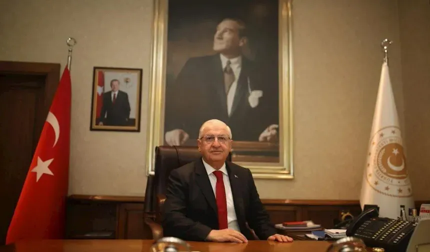 Milli Savunma Bakanı Yaşar Güler, Van Valiliği’ni Ziyaret Etti