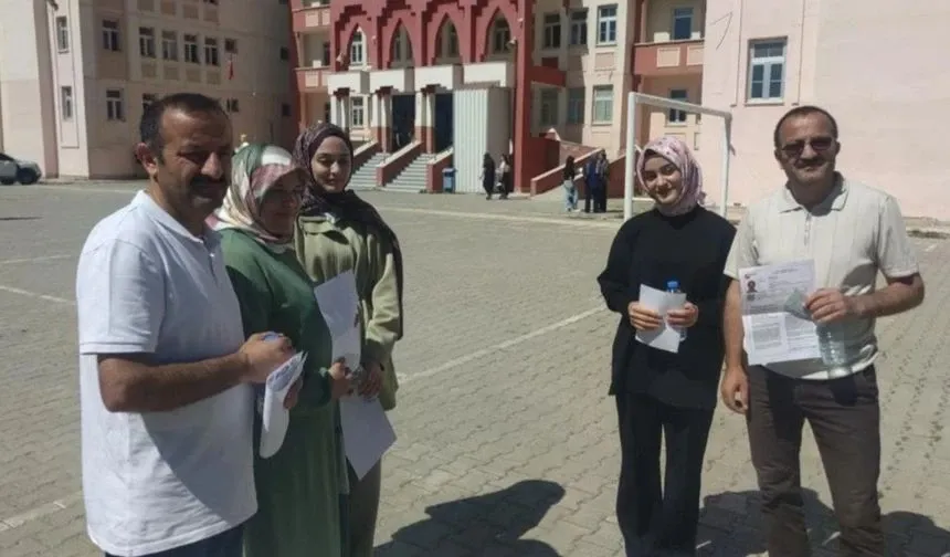 Van’da Ailece YKS Mesaisi: Okumanın Yaşı Yok!
