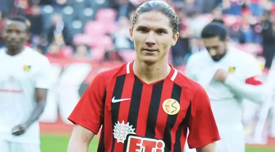 Vanspor Orta Sahaya Güçlü Bir Takviye Yaptı: Mehmet Özcan Kırmızı-Siyahlı Ekibe Katılıyor!