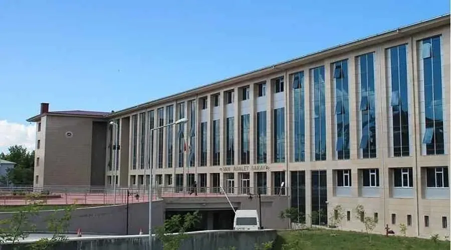 Van Adliyesi