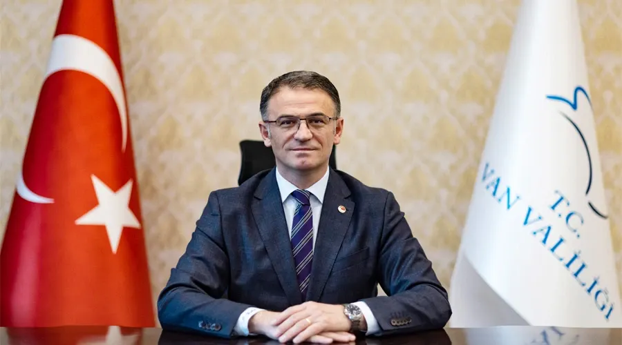 Van Valisi Balcı