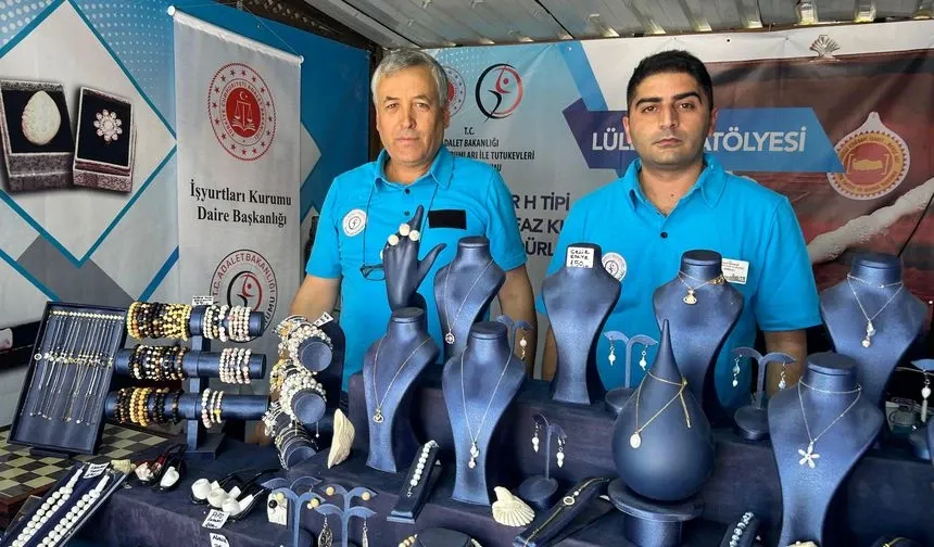  Eskişehir’in ‘beyaz altını’ lületaşı Van’da ilgi odağı oldu
