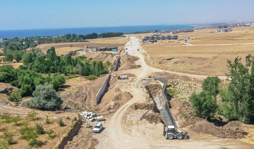 Van’da Trafiği Rahatlatacak Elmalık Yolu’nda Çalışmalar Sürüyor