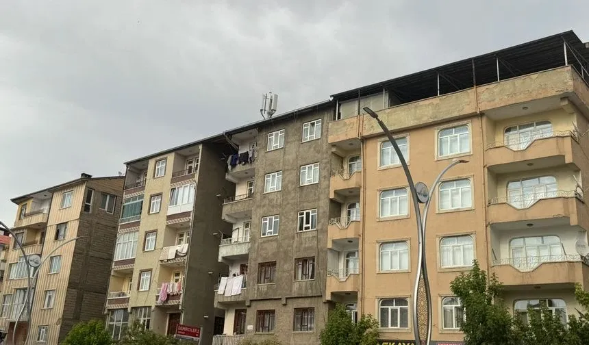 Van’da Hasarlı Binalar Tehlike Saçıyor: Uzmanlardan ve Vatandaşlardan Acil Yıkım Çağrısı