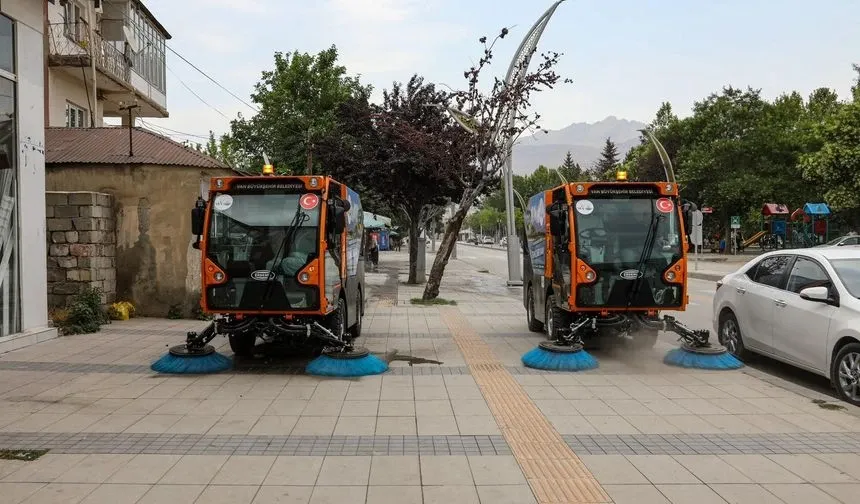 Van Büyükşehir Belediyesi Temizlik Filosunu Güçlendiriyor