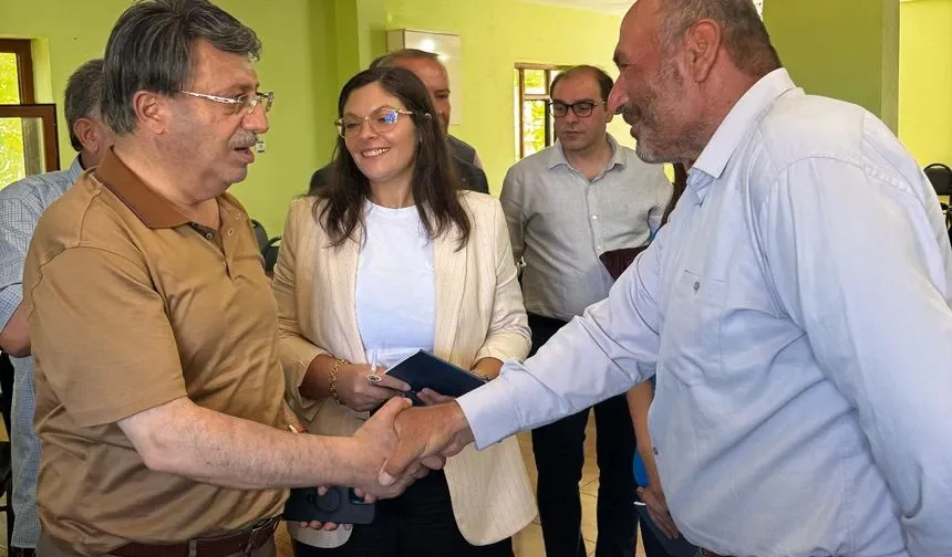 Milletvekili Kayhan Türkmenoğlu Gevaş’ta Vatandaşlarla Buluştu