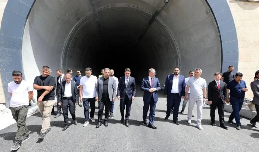 Van’ı Hakkari’ye bağlayan Güzeldere Tüneli’nin İkinci Tüpü Açılıyor!