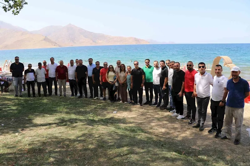  Van’da turizm acenteleri bir araya geldi