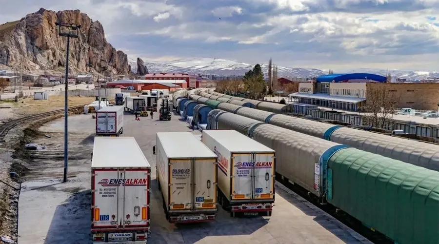 Van Dış Ticarette Alarm Veriyor: İthalat İhracatı Dört Kat Aştı!