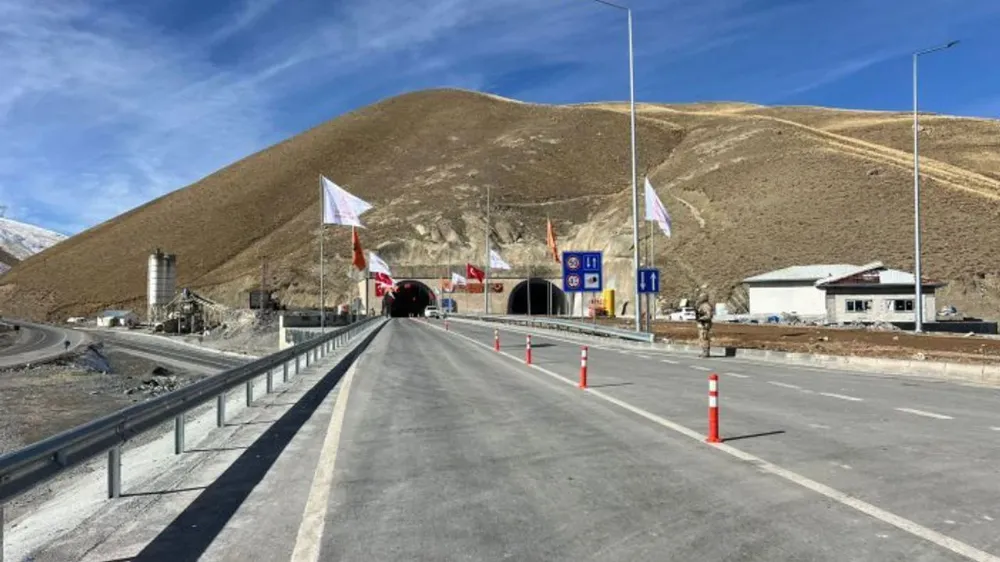 Güzeldere T2 Tüneli Araç Trafiğine Açıldı