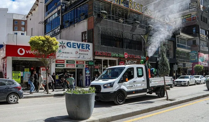 Van’da Cadde ve Sokaklar Gül Suyu Kokuyor