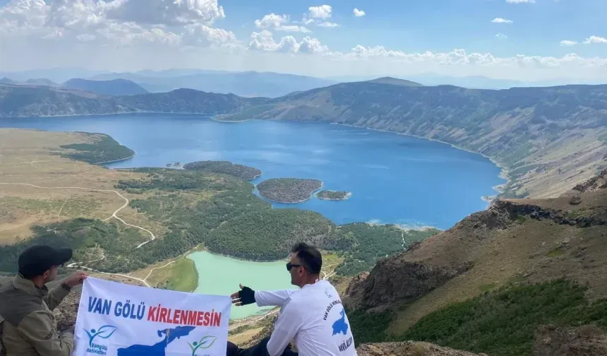 Van Gölü Aktivistleri