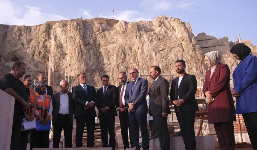 Van’ın Tarihi Ulu Camii Restorasyonla Yeniden Hayat Buluyor
