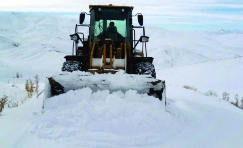 Van’da 61 yerleşim yeri ulaşıma kapandı