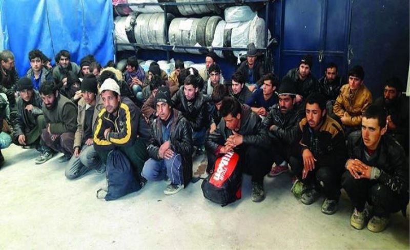 Edremit'te 40 kaçak göçmen yakalandı