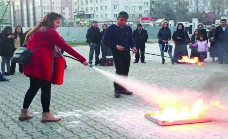 Öğretmenler yangın ve tatbikat eğitimi aldı