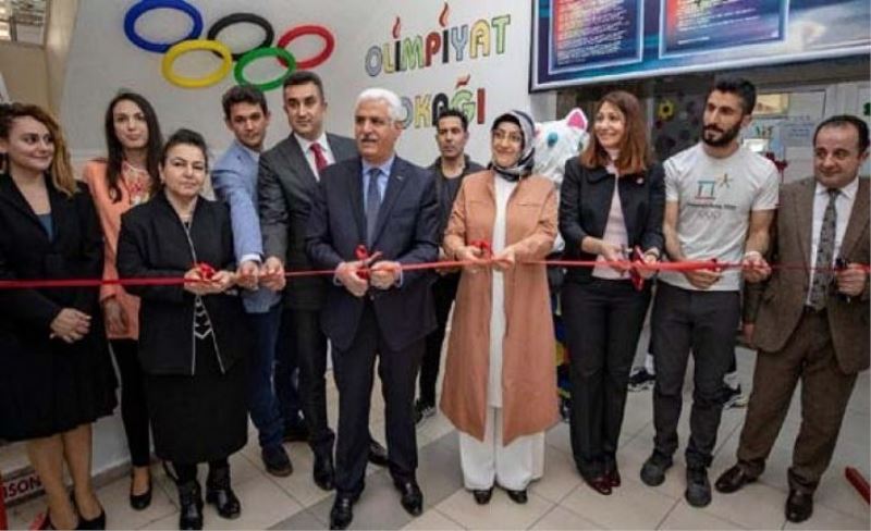 Olimpiyat Sokağı, Hanımefendi Bilmez’in katılımıyla açıldı